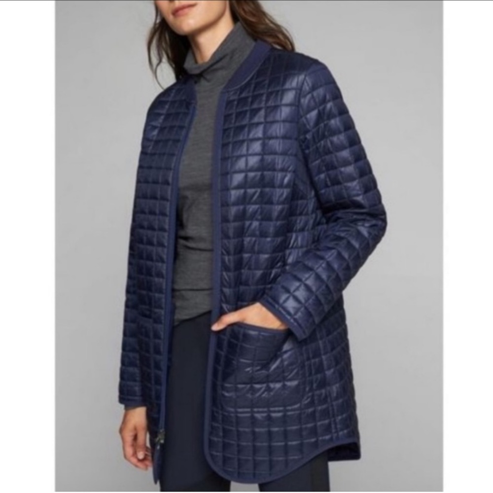 Athleta Grandview Shell lightweight Puffy Jacket in Navy